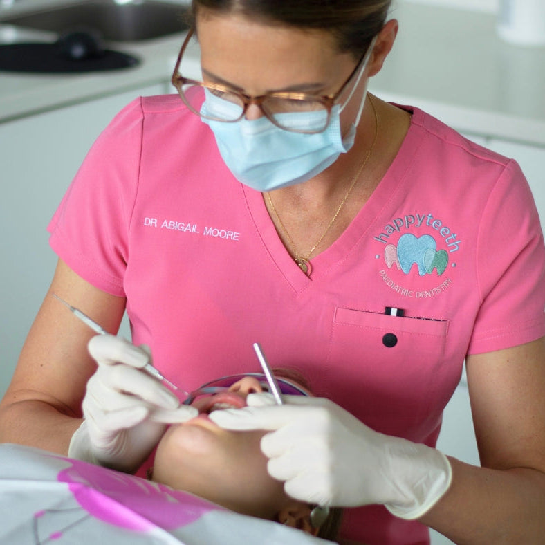 Las recomendaciones según los uniformes favoritos de nuestra cofundadora y odontopediatra la Dra Abigail