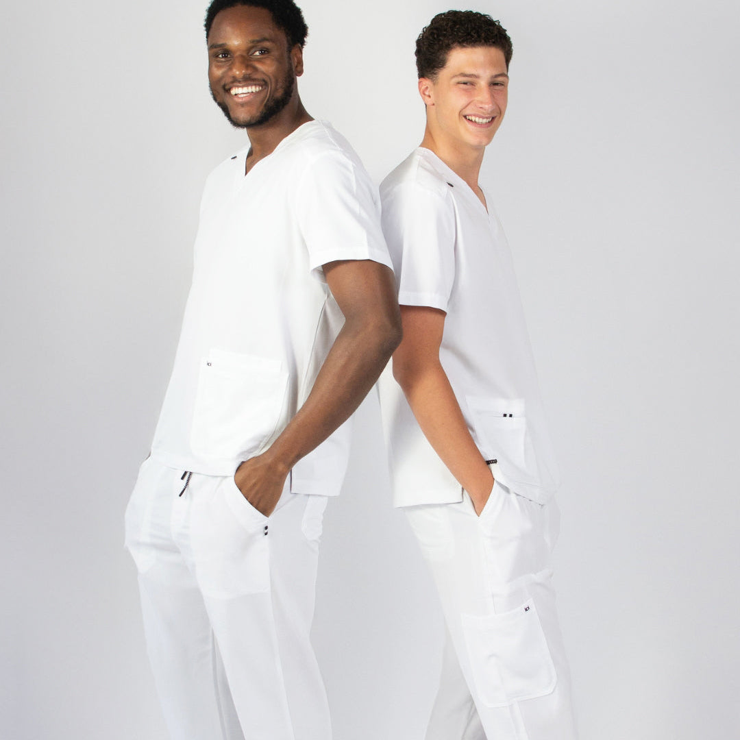 ¿Qué simboliza el uniforme blanco de enfermería?