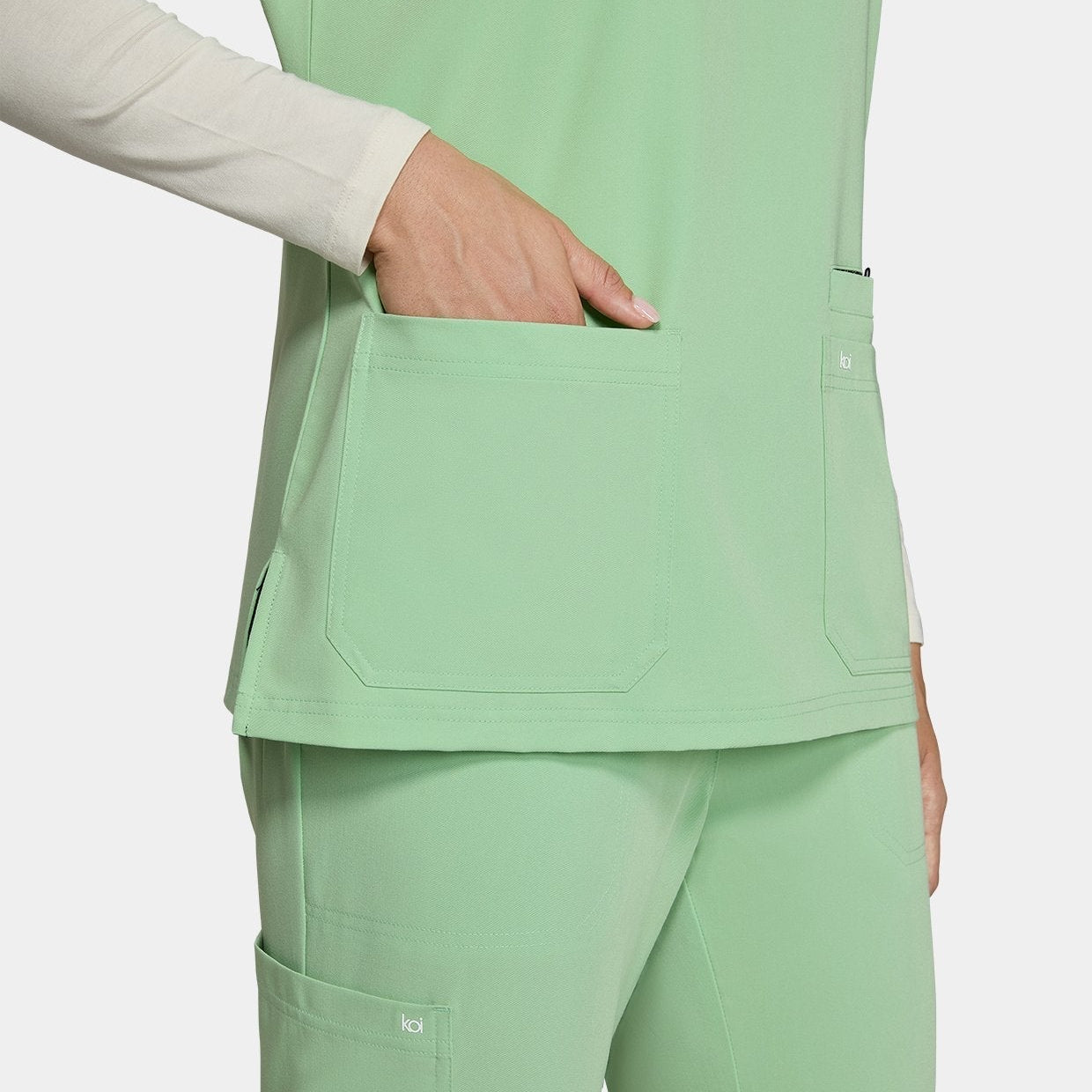 Uniformes sanitarios para primavera - verano: tejidos y colores clave