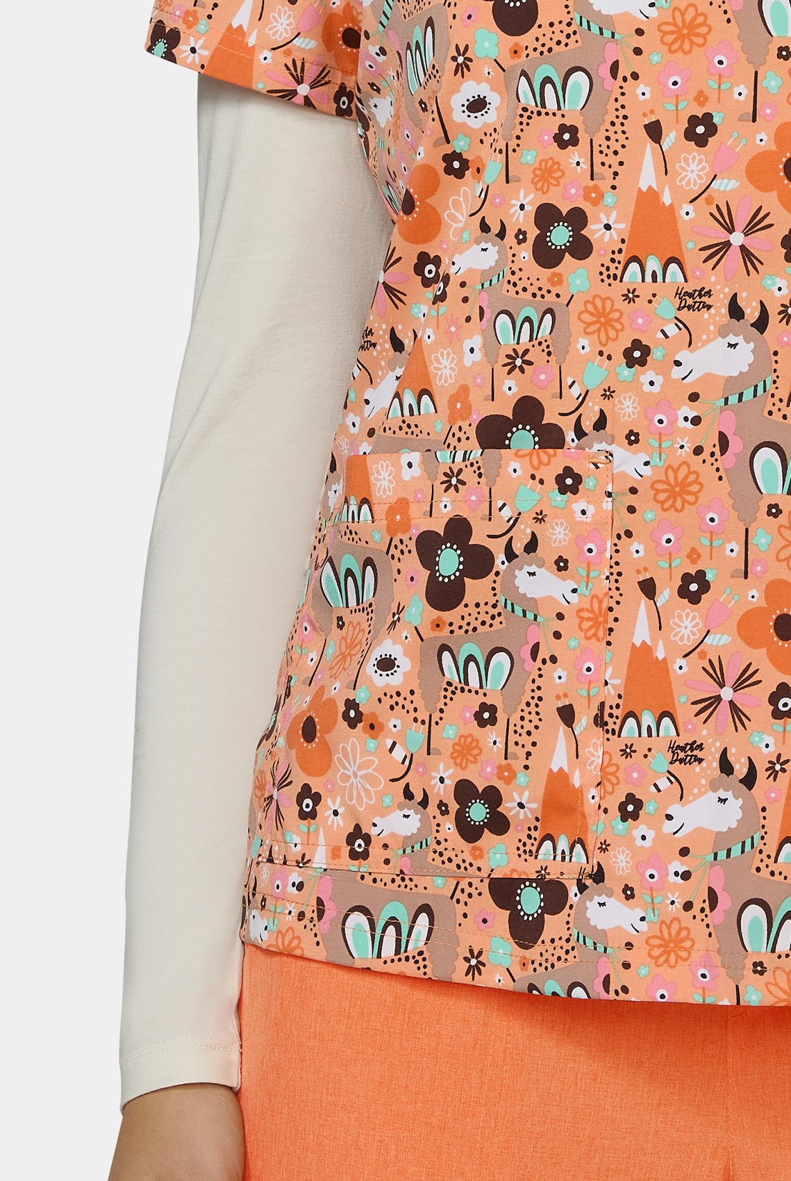 Women's Koi Basics Leslie Scrub Top in Lovely Lamas