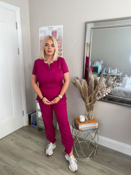 Angela Greene wearing complet scrub