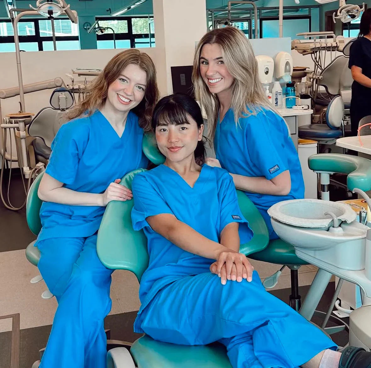 Neuheiten zum Herbstbeginn 2025: Entdecken Sie die unverzichtbaren Happyuniforms-Artikel